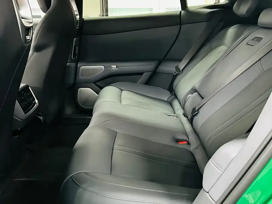 Xiaomi YU7 Xiaomi YU7 2025 Ultra-Long-Range Rear-Wheel Drive Edition 2025 — миниатюра 5