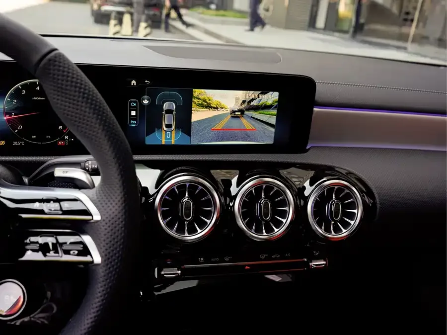 Mercedes-Benz CLA AMG 2026 Mercedes-Benz CLA AMG CLA 35 4MATIC 2026 — миниатюра 4
