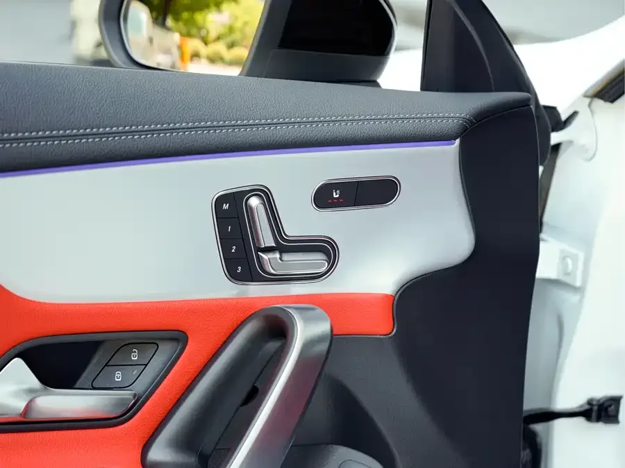Mercedes-Benz CLA AMG 2026 Mercedes-Benz CLA AMG CLA 35 4MATIC 2026 — миниатюра 5