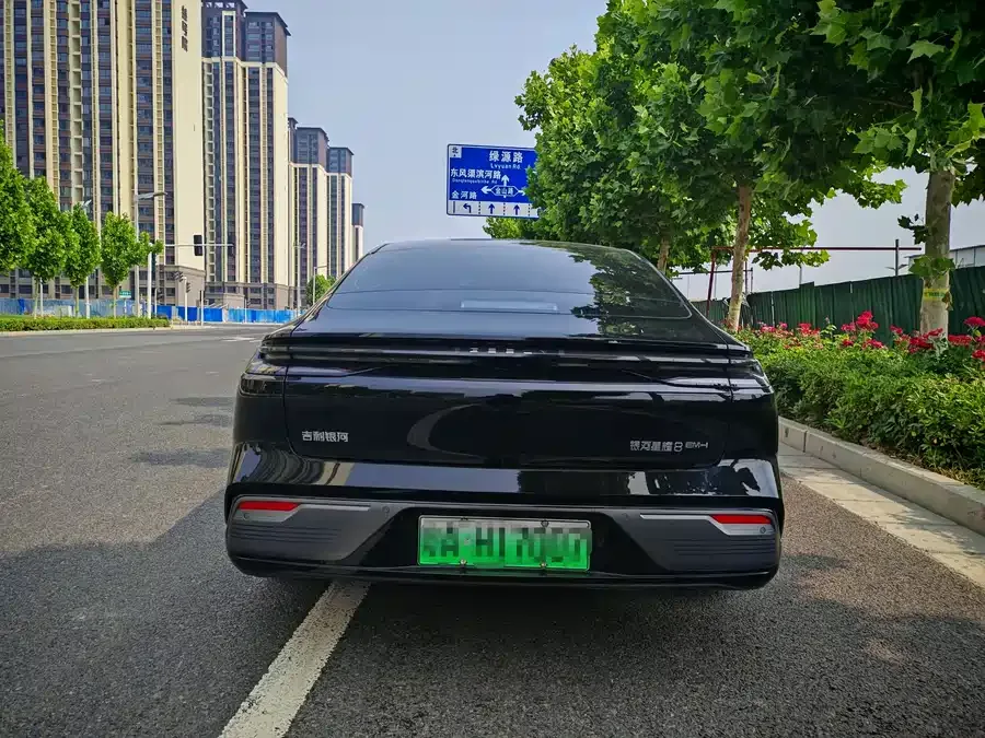 Geely Galaxy Star 8 Galaxy Star 8 2025 130km EM-i Premium Edition 2025 — миниатюра 5