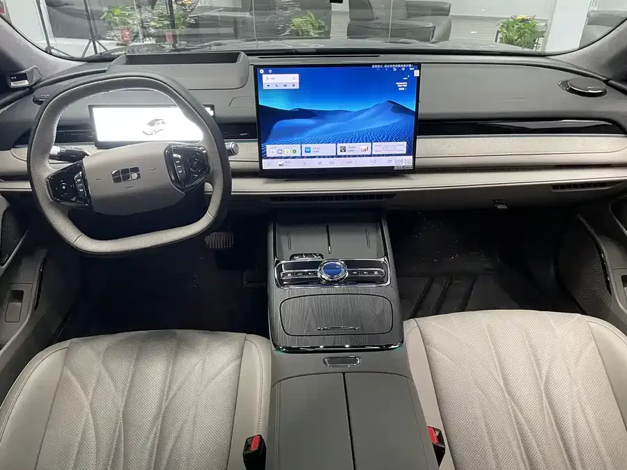 Geely Galaxy Star 8 Galaxy Star 8 2025 130km EM-P Starship Edition 2025 — миниатюра 2