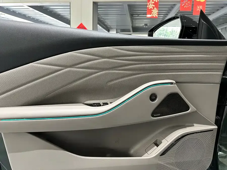Geely Galaxy Star 8 Galaxy Star 8 2025 130km EM-i Flagship Edition 2025 — миниатюра 2
