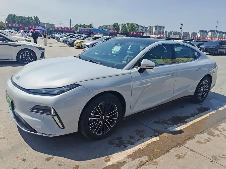 Geely Galaxy Star 8 2025