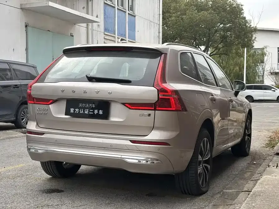 Volvo XC60 2025 B5 4WD Zhiyuan Luxury Edition 2025 — миниатюра 3