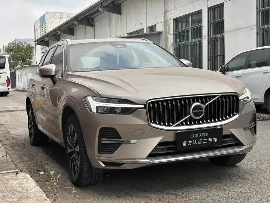 Volvo XC60 2025 B5 4WD Zhiyuan Luxury Edition 2025 — миниатюра 4