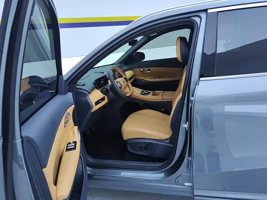 Geely Galaxy Starship 7 Galaxy Starship 7 2025 120km Navigator Edition 2025 — миниатюра 3