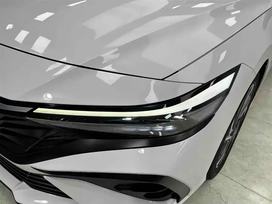 Hyundai Elantra Elantra 2023 1.5L CVT LUX Premium Edition 2023 — миниатюра 5