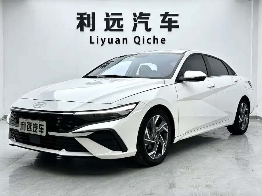 Hyundai Elantra 2025