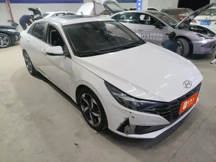Hyundai Elantra 2023