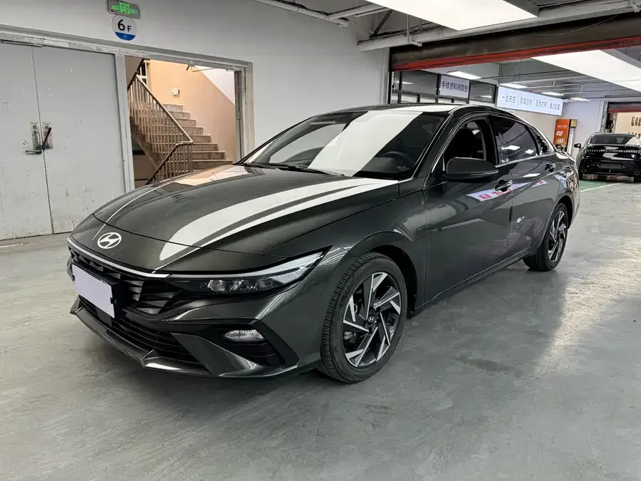 Hyundai Elantra 2024
