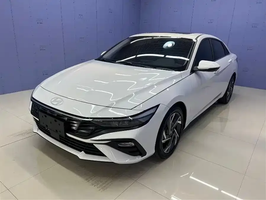 Hyundai Elantra 2023