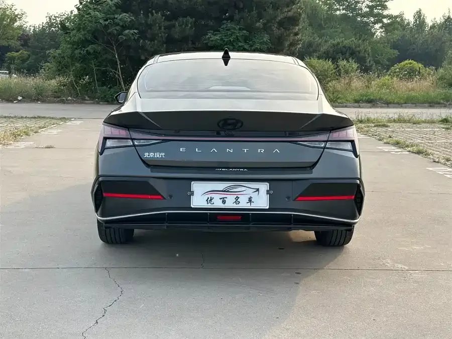 Hyundai Elantra Elantra 2023 1.5L CVT LUX Premium Edition 2024 — миниатюра 2