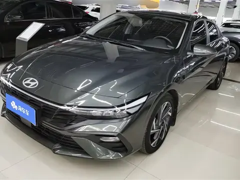 Hyundai Elantra 2024 купить в Москве