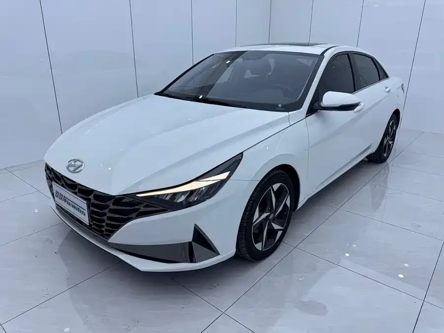 Hyundai Elantra 2024
