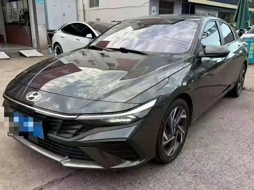 Hyundai Elantra 2024