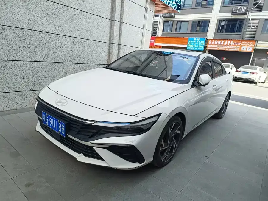 Hyundai Elantra 2024