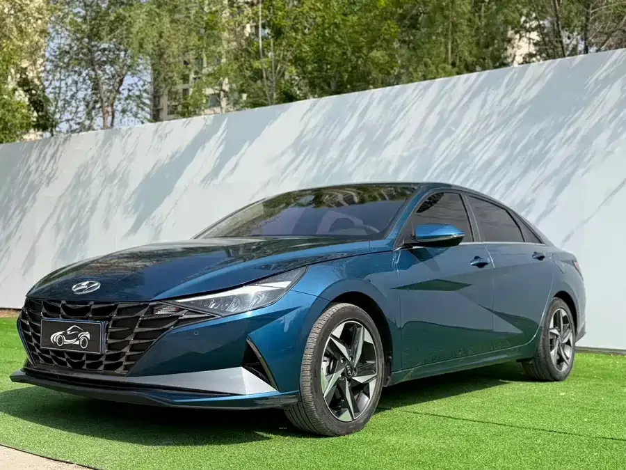 Hyundai Elantra 2023