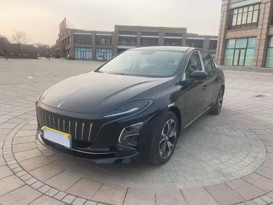 Hongqi E-QM5 2023