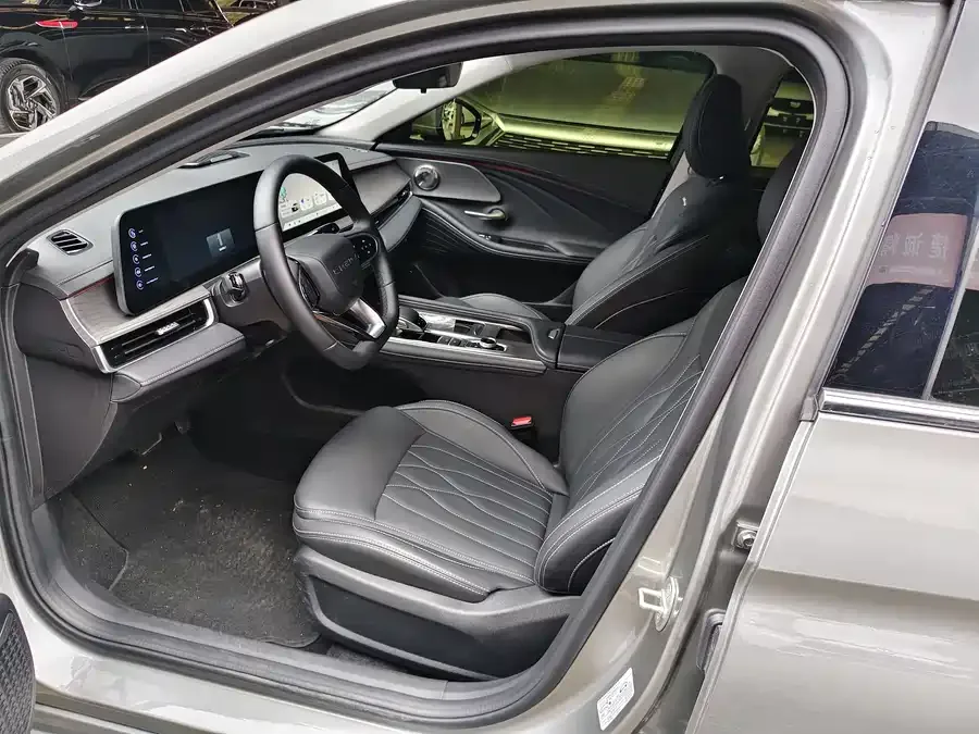 Chery Arrizo 8 Arrizo 8 2025 1.6T DCT Intelligent 2026 — миниатюра 4