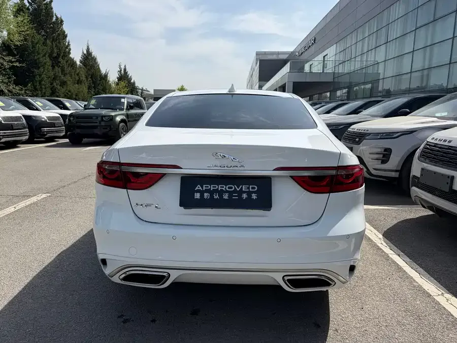 Jaguar XFL 2024 2.0T P250 2WD Luxury Edition 2024 — миниатюра 2