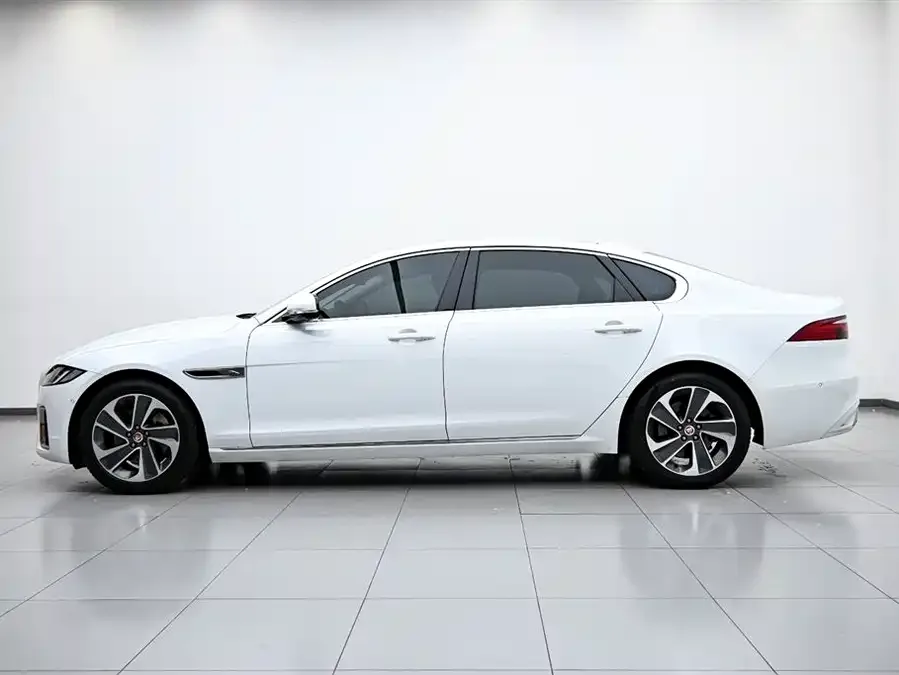 Jaguar XFL 2023 XFL 2.0T P200 2WD Elite Luxury Edition 2024 — миниатюра 2