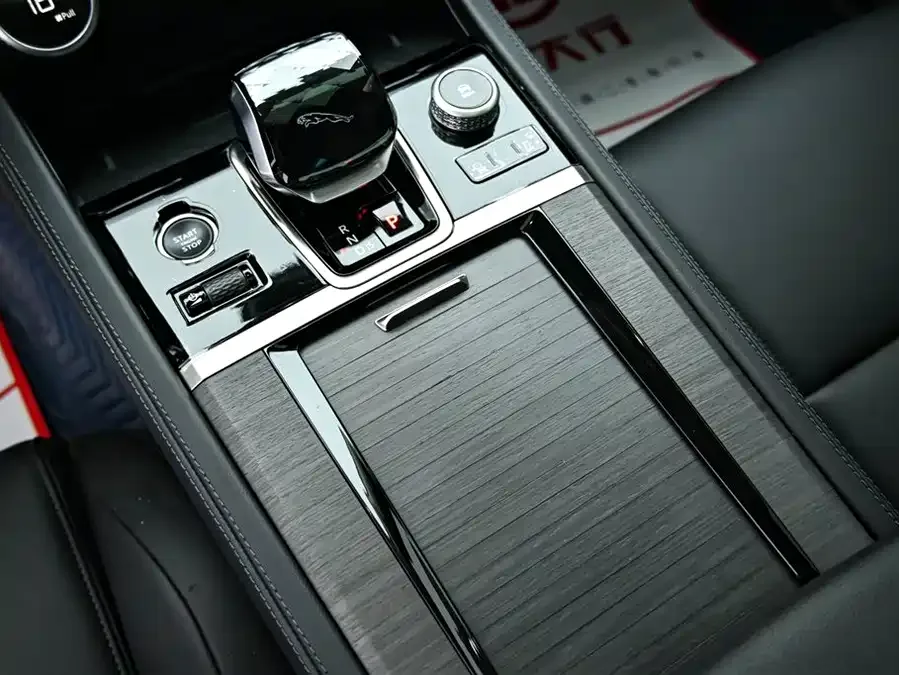 Jaguar XFL 2023 XFL 2.0T P200 2WD Elite Luxury Edition 2024 — миниатюра 5