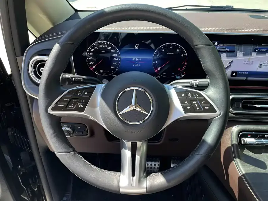 Mercedes-Benz Class V Mercedes-Benz V-Class 2024 V 300 L Long Wheelbase Premium Edition 2024 — миниатюра 2