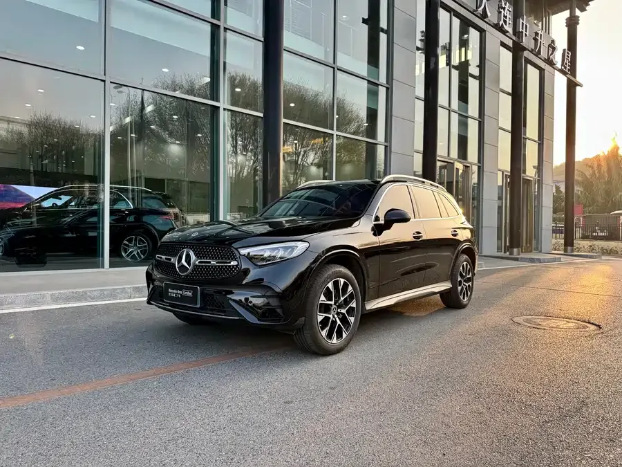 Mercedes-Benz GLC-Class 2023