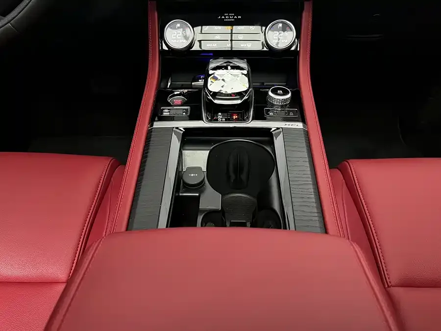 Jaguar XFL 2023 XFL 2.0T P250 2WD Elite Sports Edition 2024 — миниатюра 4