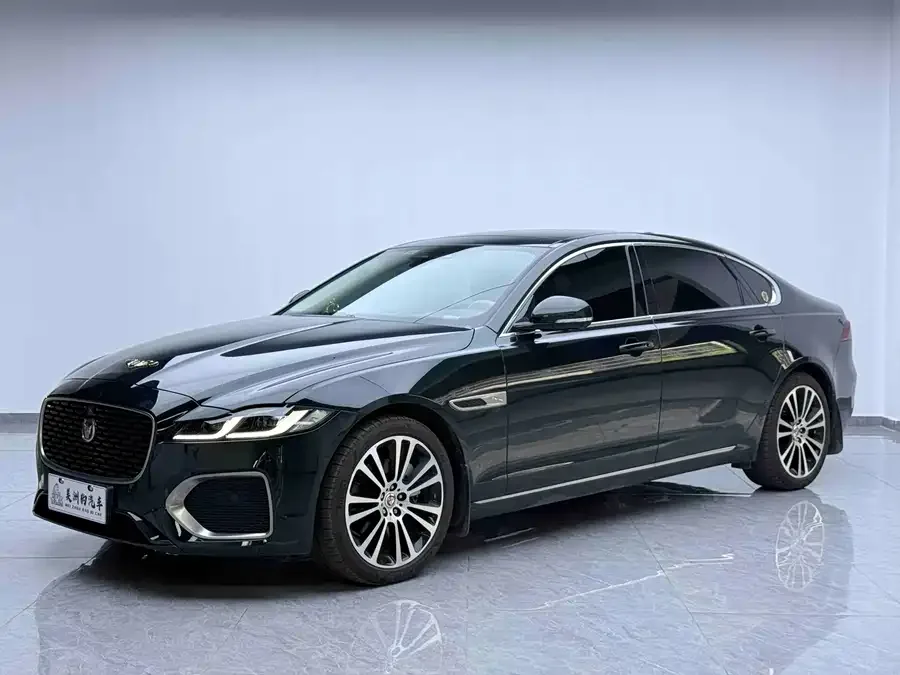 Jaguar XFL 2025 2.0T P250 Two-Wheel Drive Premium Luxury Edition 2026 — фото 1, купить с доставкой в Москву