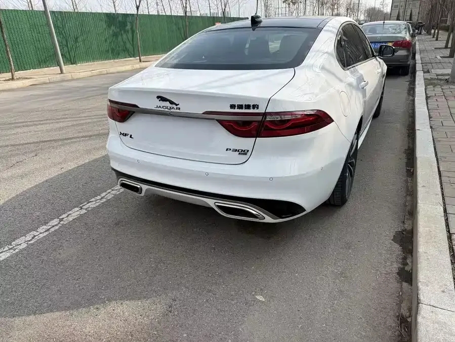 Jaguar XFL 2022 2.0T P300 AWD Flagship Sport Edition 2024 — миниатюра 5