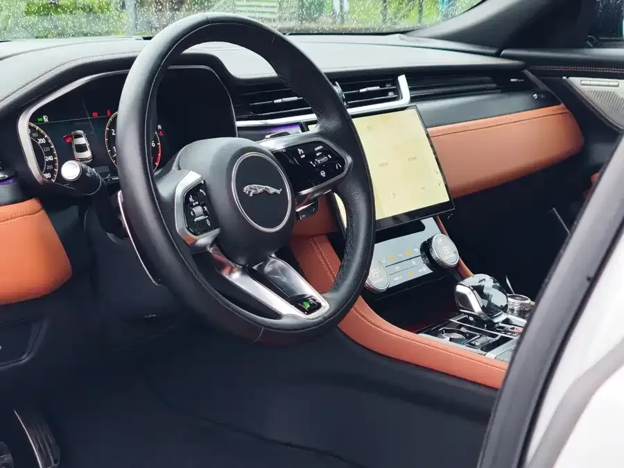 Jaguar XFL 2024 2.0T P300 4WD Flagship Sports Gilded Edition 2024 — миниатюра 3