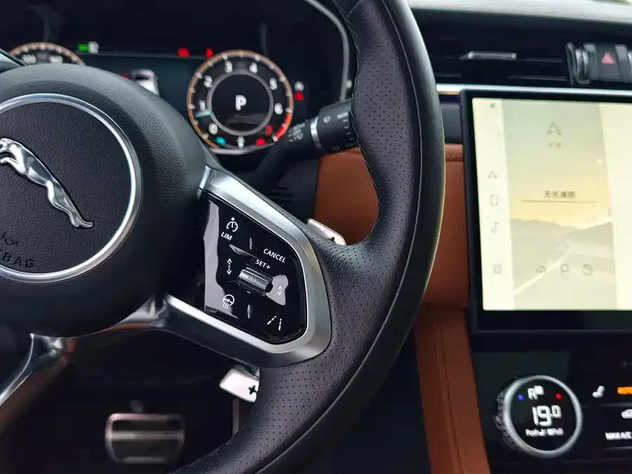 Jaguar XFL 2024 2.0T P300 4WD Flagship Sports Gilded Edition 2024 — миниатюра 5