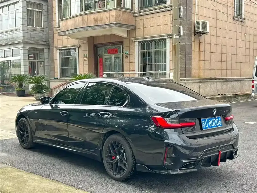BMW 3 Series 2026 BMW 3 Series 330Li M Sport Shadow Edition 2025 — миниатюра 4