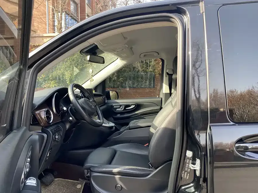 Mercedes-Benz Class V Mercedes-Benz V-Class 2022 V 260 Pilot Edition 2023 — миниатюра 2