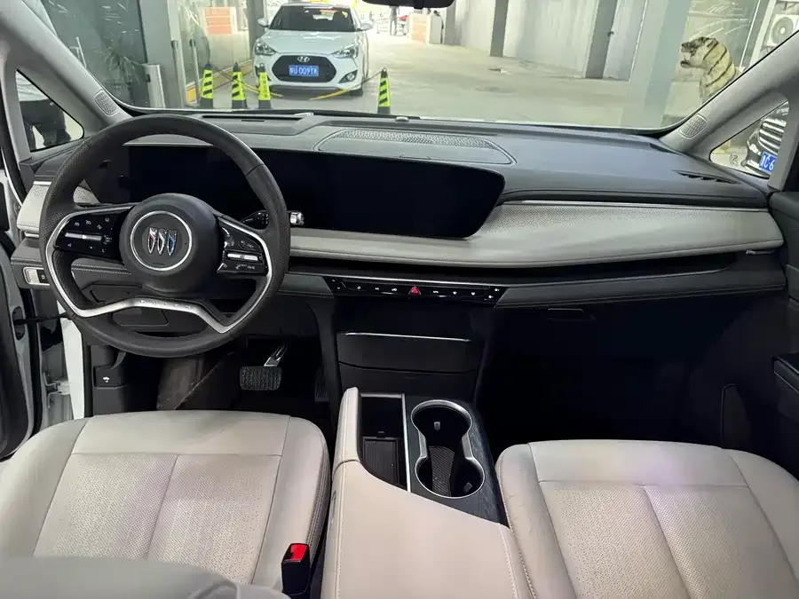 Buick GL8 2025 Lu Zun Zhixiang Edition 2025 — миниатюра 2
