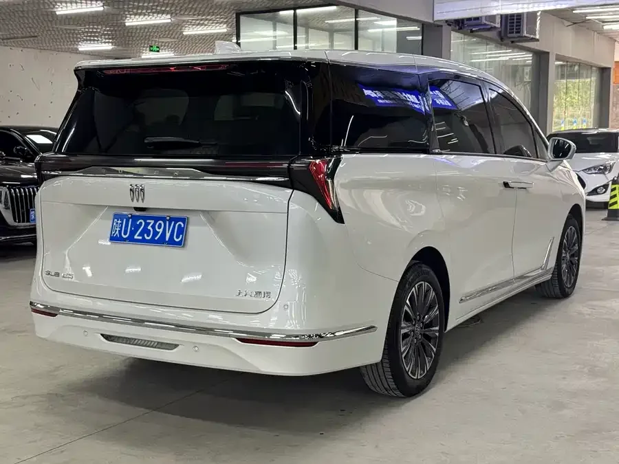 Buick GL8 2025 Lu Zun Zhixiang Edition 2025 — миниатюра 3