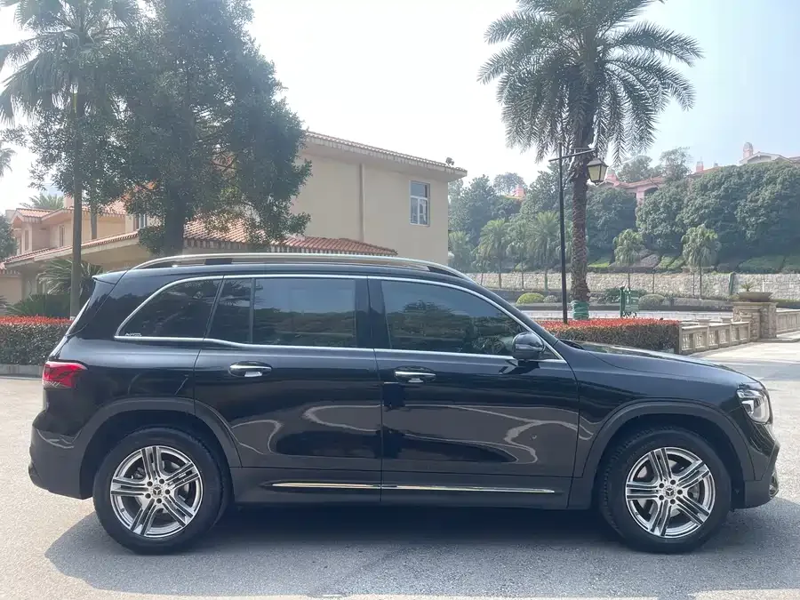 Mercedes-Benz GLB-Class Mercedes-Benz GLB 2023 GLB 220 Dynamic 2023 — миниатюра 3