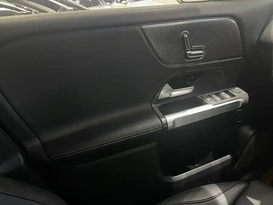 Mercedes-Benz GLB-Class Mercedes-Benz GLB 2023 GLB 220 Dynamic 2023 — миниатюра 5