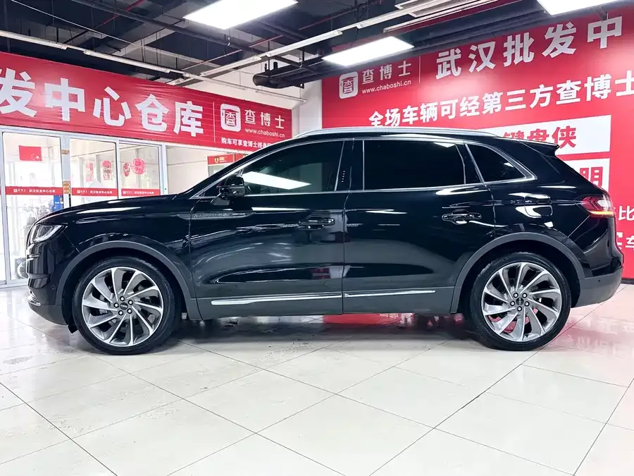Lincoln Navigator Navigator 2021 2.7T 4WD Premium Edition 2023 — миниатюра 4