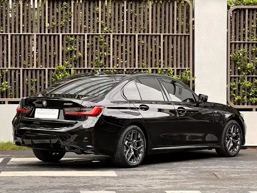BMW 3 Series BMW 3 Series 2025 330i M Sport Night Edition 2025 — миниатюра 2