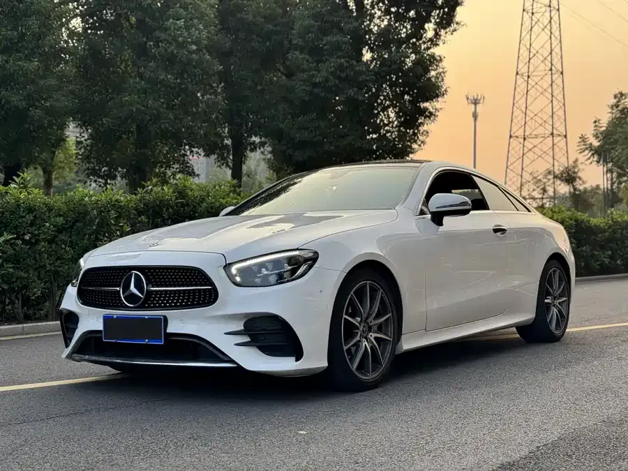 Mercedes-Benz E-Class 2022