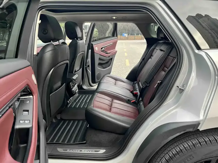 Land Rover Range Rover Aurora Range Rover Evoque 2022 Evoque L 249PS R-Dynamic Deluxe Edition 2023 — миниатюра 2