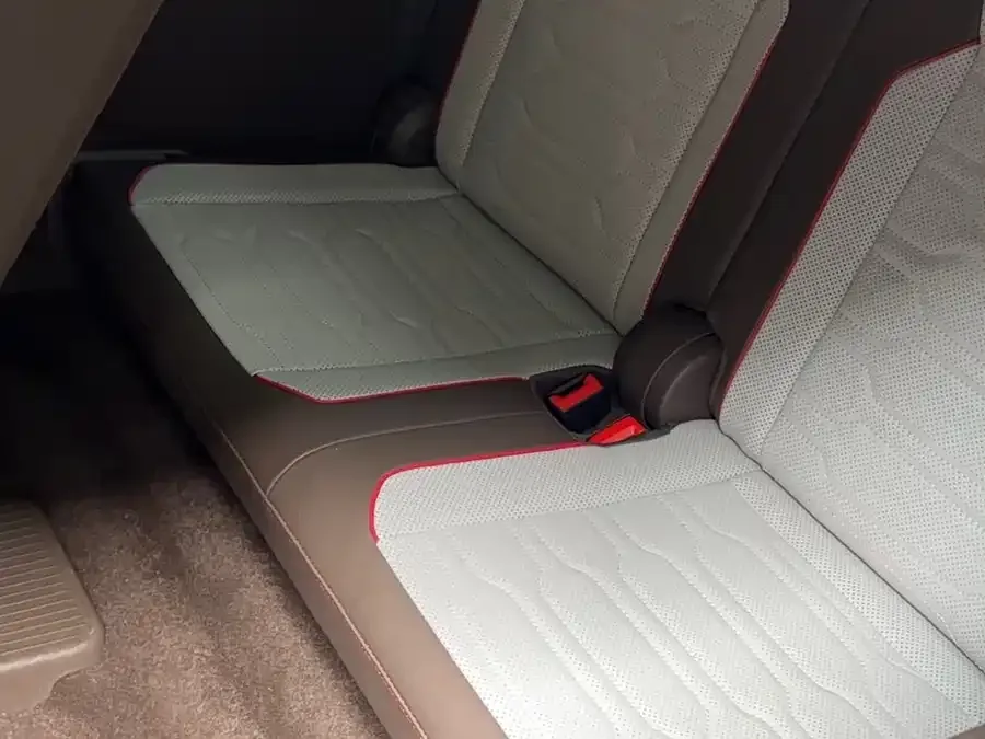 Volkswagen Tiguan L Tiguan L 2023 facelift 380TSI automatic four-wheel drive R-Line flagship version 7 seats 2023 — миниатюра 3