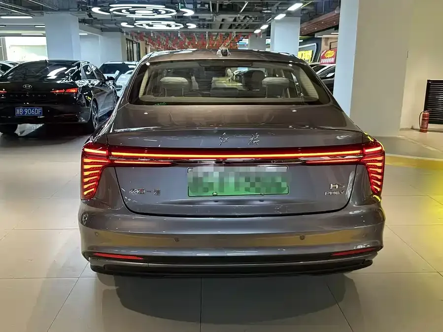 Hongqi H5 PHEV Hongqi H5 PHEV 2025 170 Super Hybrid Edition 2025 — миниатюра 3