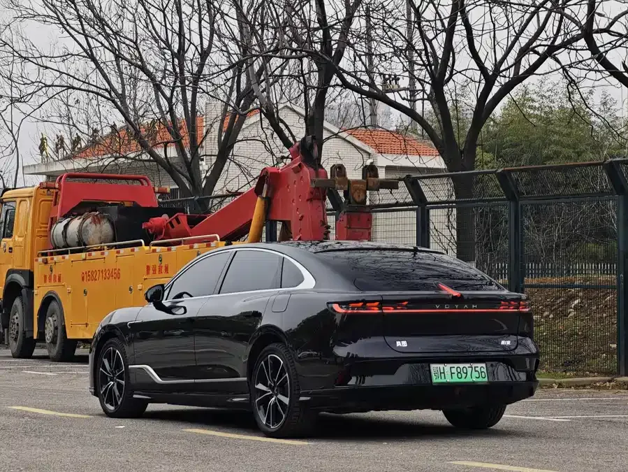 Voyah Lantu light chasing VOYAH 2024 PHEV 4WD Ultra-Long-Range Flagship Edition 2024 — миниатюра 3