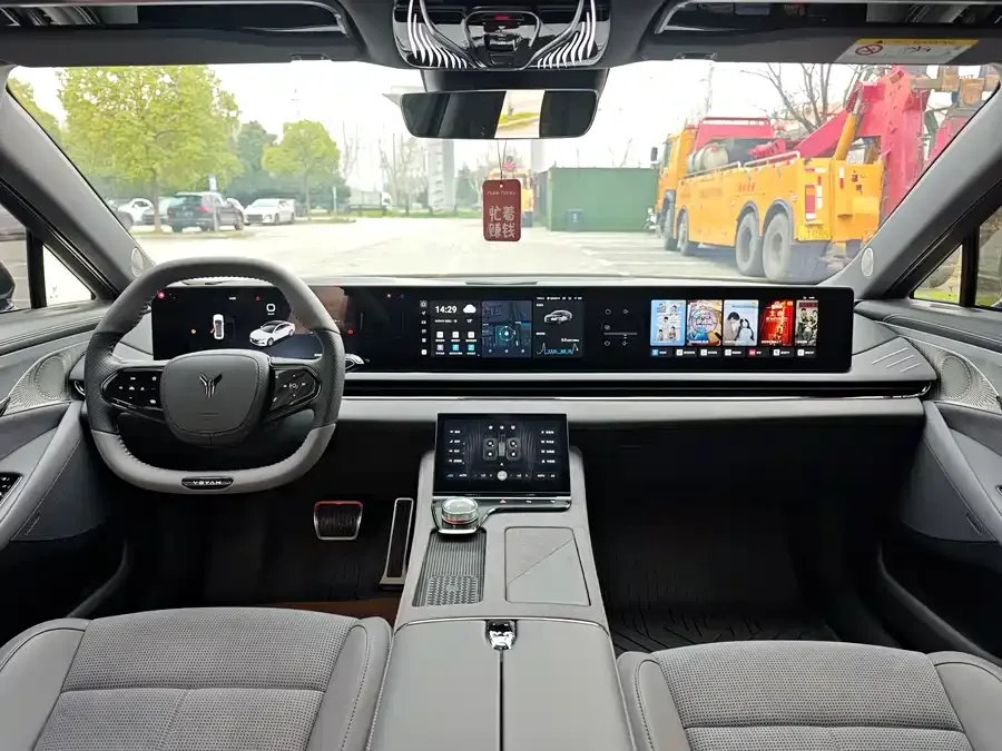 Voyah Lantu light chasing VOYAH 2024 PHEV 4WD Ultra-Long-Range Flagship Edition 2024 — миниатюра 4