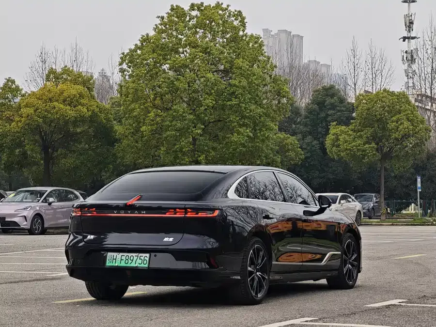 Voyah Lantu light chasing VOYAH 2024 PHEV 4WD Ultra-Long-Range Flagship Edition 2024 — миниатюра 5