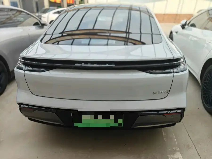 Geely Galaxy E8 Galaxy E8 2024 550km RWD MAX 2024 — миниатюра 3