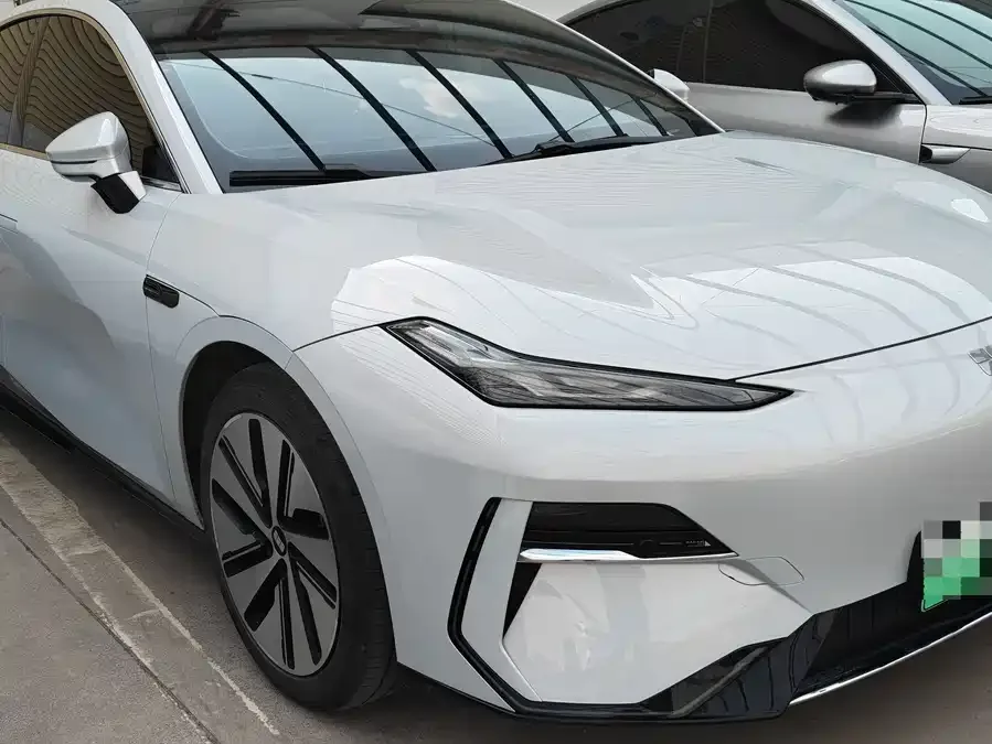 Geely Galaxy E8 2024